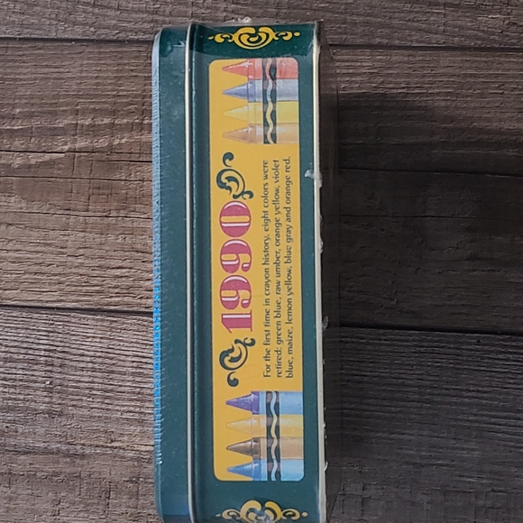 Crayola presents Collectors Colors Limited Edition Tin - Picture 4 of 6